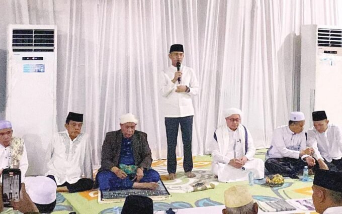 Palangka raya SAMBUTAN: Wali Kota Palangka Raya, Fairid Naparin meminta doa kepada seluruh masyarakat Kota PalangkaRaya dalam menjalankan ibadah umrah, di Rujab Wali Kota Palangka Raya, Kamis malam (28/8).