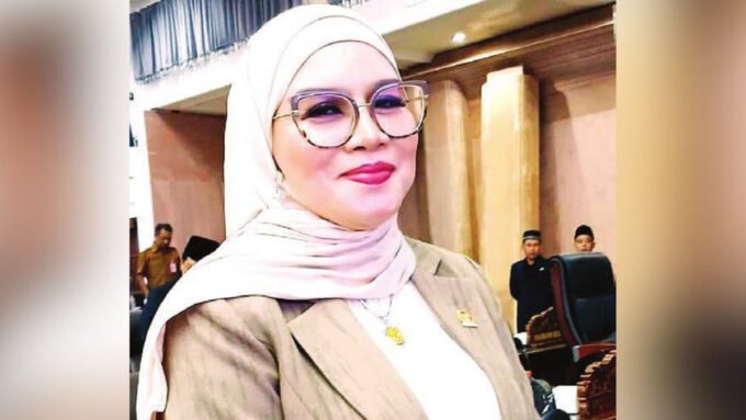 Hj Sri Neni Trianawati