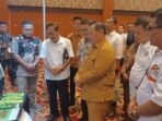 HADIRI: Bupati Kabupaten Kotim H.Halikinnor saat menghadiri acara yang dengar oleh pihak perkebunan kelapa sawit beberapa waktu lalu