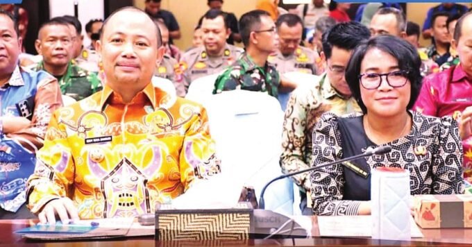 BARITO SELATAN RAKOR: Bupati Barito Selatan Eddy Raya Samsuri saat mengikuti Rapat Koordinasi Evaluasi Penanganan Karhutla di Kota Palangka Raya, belum lama ini.