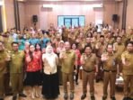 BARITO SELATAN LAYANAN: Bupati Barito Selatan Eddy Raya Samsuri saat menghadiri kegiatan Pembinaan Posyandu di Aula Setda Barsel, Senin (27/10).