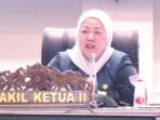 DPRD BATARA RAPAT PEMBAHASAN: Wakil Ketua II DPRD Barito Utara, Hj. Henny Rosgiaty Rusli, memimpin Rapat Dengar Pendapat (RDP) bersama 13 anggota dewan, pemerintah daerah, dan pihak perusahaan terkait pembebasan lahan masyarakat di ruang rapat DPRD setempat, Senin (6/10).