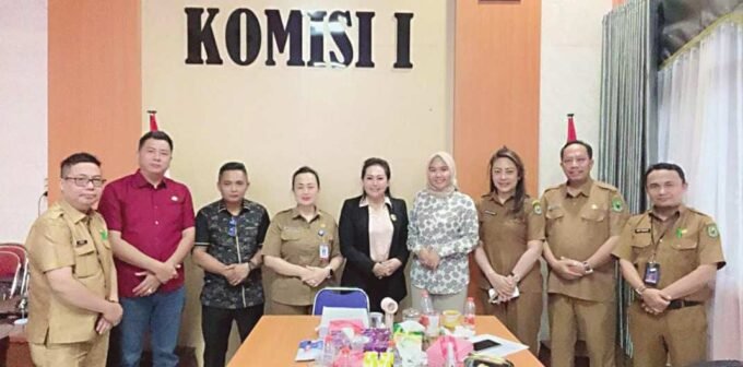 BERSINERGI: Komisi I DPRD Kabupaten Kapuas bersama mitra kerja perangkat daerah seusai pembahasan KUA-PPAS tahun anggaran 2026, Selasa (30/9).