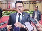 DPRD KOTIM DIWAWANCARAI: Ketua Komisi III DPRD Kotim, Dadang Siswanto saat diwawancarai awak media, beberapa hari lalu.