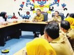 PALANGKA RAYA ARAHAN: Wakil Wali Kota Palangka Raya, Achmad Zaini memberikan arahan terkait program MBG di ruang rapat kantor Bapperida Kota Palangka Raya, Senin (6/10).