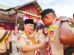kotim MEMBUKA; Bupati Kotim, Halikinnor, membuka kemah besar pramuka di Pantai Ujung Pandaran, Sabtu (25/10).