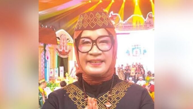 DPRD BATARA Hj Netty Herawati