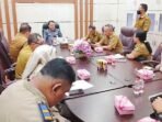 KAPUAS RAPAT: Sekda Kapuas Dr Usis I Sangkai memimpin pembahasan verifikasi dan data spasial lokasi barang tersedia program cetak sawah tahun 2024, Rabu (5/11).