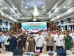 SOLID: Bupati Barito Utara, H. Shalahuddin bersama pihak terkait menghadiri rapat koordinasi dan sinkronisasi TJSLP di wilayah Kabupaten Barito Utara serta optimalisasi PAD, di Gedung Pertemuan Umum Balai Antang, Rabu (12/11).