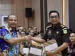 Barito Selatan KERJA SAMA: Bupati Barito Selatan Eddy Raya Samsuri saat menghadiri penandatanganan kerja sama penegakan hukum antara Pemkab Barsel dan Kejaksaan Negeri Barsel, beberapa waktu lalu.