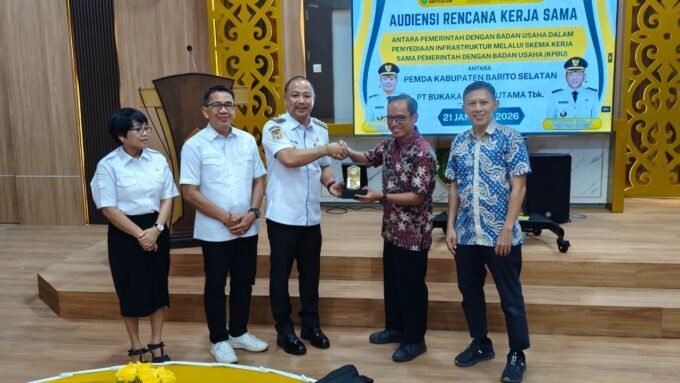 KERJA SAMA: Bupati Barsel Eddy Raya Samsuri menggelar audiensi dengan badan usaha di Aula Setda Barsel, Selasa (21/1).