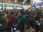 Paripurna: Anggota DPRD Kabupaten Kapuas saat mengikuti rapat paripurna belum lama tadi.