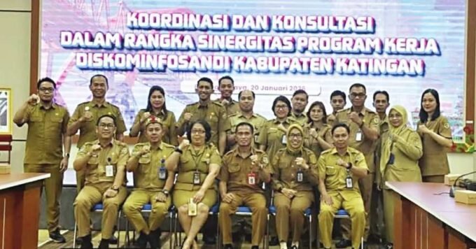 KUNJUNGAN: Jajaran Diskominfostandi Katingan melakukan kunjungan kerja ke Diskominfostandi Provinsi Kalteng dan Kota Palangka Raya, Selasa (20/1).