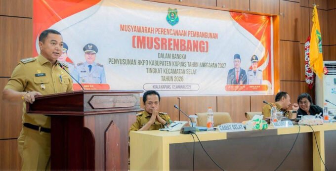 MUSRENBANG: Wakil Bupati Kapuas Dodo saat Musrenbang di Kecamatan Selat, Senin (12/2).
