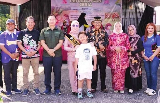 HADIR: Wakil Bupati Lamandau Abdul Hamid menghadiri giat Petualangan Ceria Bersama Bunda PAUD Kabupaten Lamandau, di kawasan Rumah Jabatan Bupati Lamandau, Jumat (23/1).
