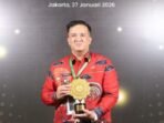 Untitled design TERIMA PENGHARGAAN: Bupati Lamandau Rizky Aditya Putra, disela-sela kegiatannya saat menghadiri penyerahan penghargaan UHC Award Tahun 2026, di Jakarta International Expo Kemayoran (JIEXPO), Selasa (27/1).