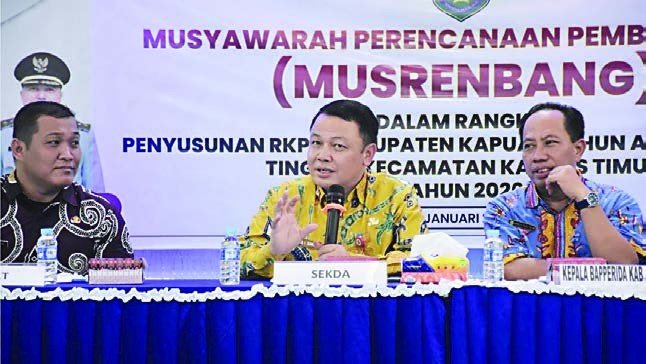 MUSRENBANG: Sekretaris Daerah Kabupaten Kapuas Usis I Sangkai memimpin secara langsung Musrenbang RKPD tingkat Kecamatan Kapuas Timur tahun 2027.