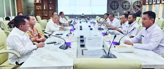 AUDIENSI: Bupati Kapuas H Muhammad Wiyatno bersama Sekretaris Daerah Kabupaten Kapuas Dr Usis I Sangkai serta sejumlah Kepala Perangkat Daerah terkait melakukan audiensi dengan Sekretaris Direktorat Jenderal Perikanan Tangkap Kementerian Kelautan dan Perikanan (KKP) Republik Indonesia, Rabu (21/1).