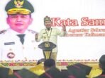 pemprov kalteng BERI MOTIVASI: Gubernur Kalteng H. Agustiar Sabran saat memberikan sambutan dalam Wisuda Universitas Palangka Raya di GOR Indoor Serbaguna, beberapa waktu lalu.