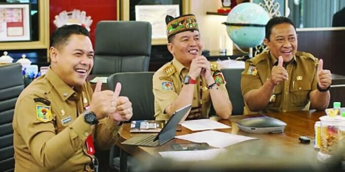 Gubernur Kalteng H. Agustiar Sabran dan Wakil Gubernur Kalimantan Tengah H. Edy Pratowo, saat mengikuti secara daring program Pak Agustiar Mengajar, beberapa waktu lalu.