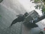 Pelaku saat terekam Cctv