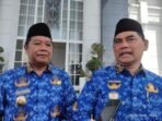 Barito Utara Bupati Shalahuddin bersama Wakil Bupati Felix Sonadia Y Tingandi saat kegiatan groundbreaking proyek infrastruktur di halaman Rumah Jabatan Bupati Barito Utara, Rabu (18/2).