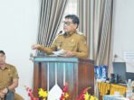 Bupati Shalahuddin saat membuka Musrenbang Kecamatan Teweh Tengah di aula kecamatan setempat, Selasa (10/2).