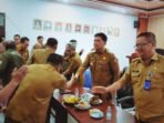 Bupati Barito Utara Shalahuddin melakukan kunjungan dan pemberian arahan kepada jajaran Dinas PUPR Barito Utara, belum lama ini.