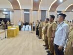 Barsel Bupati Barito Selatan Eddy Raya Samsuri memimpin pengambilan sumpah dan janji jabatan pejabat administrator, pengawas, dan fungsional di Aula Setda Barito Selatan, Senin (23/2).