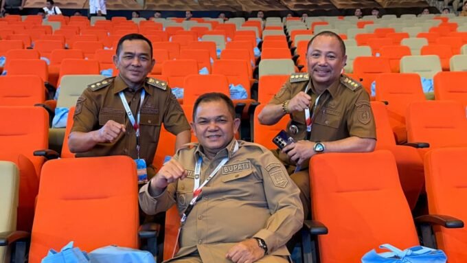 KOMPAK HADIR: Bupati Barsel Eddy Raya Samsuri, didampingi Wakil Bupati Khristianto Yudha, menghadiri rakornas Pemerintah Pusat dan Daerah Tahun 2026 yang digelar di SICC, Bogor, Jawa Barat, Senin (2/2).