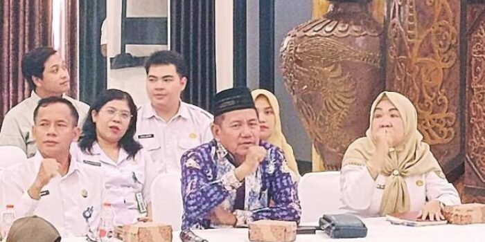Anggota DPRD Barito Utara saat menghadiri audiensi bersama Kepala BNNP Kalimantan Tengah di Balai Antang, Muara Teweh, Rabu (11/2).