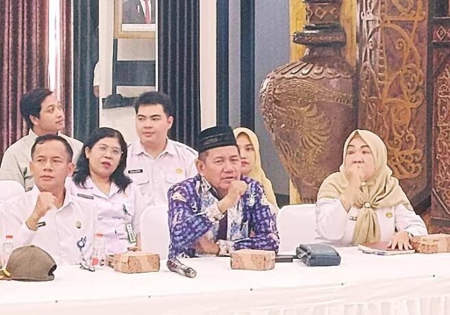 Anggota DPRD Barito Utara saat menghadiri audiensi bersama Kepala BNNP Kalimantan Tengah di Balai Antang, Muara Teweh, Rabu (11/2).