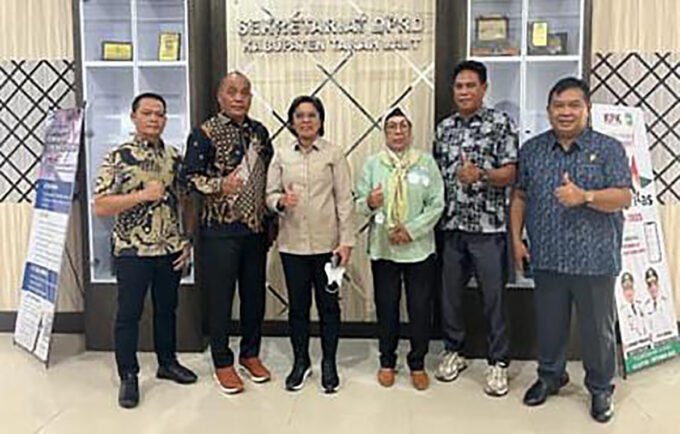 Komisi III DPRD Kapuas melakukan kunjungan kerja ke Kabupaten Tanah Laut, Kalsel belum lama tadi.