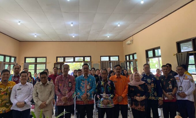 Ketua DPRD Kota Palangka Raya, Subandi mengikuti rangkaian pembukaan Musrenbang di Kecamatan Sebangau, baru-baru ini.