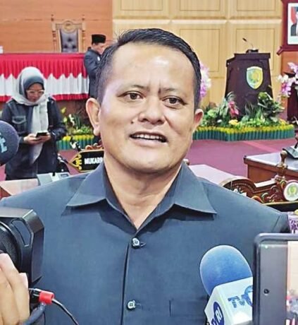 DPRD PALANGKA RAYA Hatir Sata Tarigan Anggota Komisi I DPRD Kota Palangka Raya