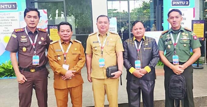 FOTO BERSAMA: Bupati Kapuas HM Wiyatno didampingi Wakil Bupati Kapuas Dodo, Unsur Forkopimda Kapuas menghadiri Rakornas Pemerintah Pusat dan Daerah Tahun 2026 di SICC Kabupaten Bogor, Senin (2/2).