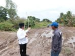 KUALA KAPUAS Bupati Kapuas H Muhammad Wiyatno melakukan pengecekan ruas jalan di wilayah Desa Terusan Kecamatan Bataguh.