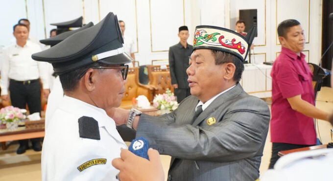 Kapuas Bupati Kapuas Muhammad Wiyatno melantik Penjabat Kepala Desa dan anggota BPD PAW di Ruang Rapat Rumah Jabatan Bupati Kapuas, Rabu (11/2)