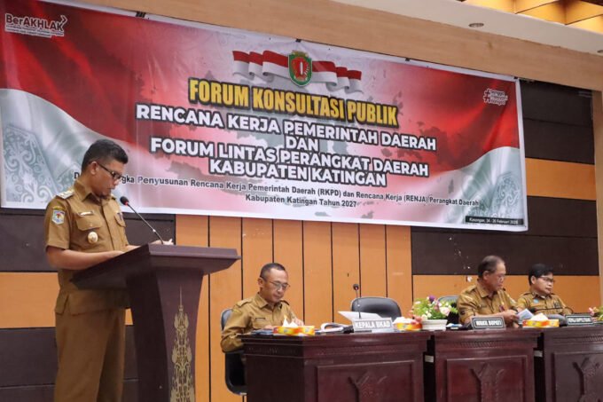 Wakil Bupati Katingan Firdaus, ketika membuka kegiatan Forum Konsultasi Publik Rencana Kerja Pemerintah Daerah (RKPD) dan Forum Lintas Perangkat Daerah di Aula Lantai Bappedalitbang Katingan, Selasa (24/2).