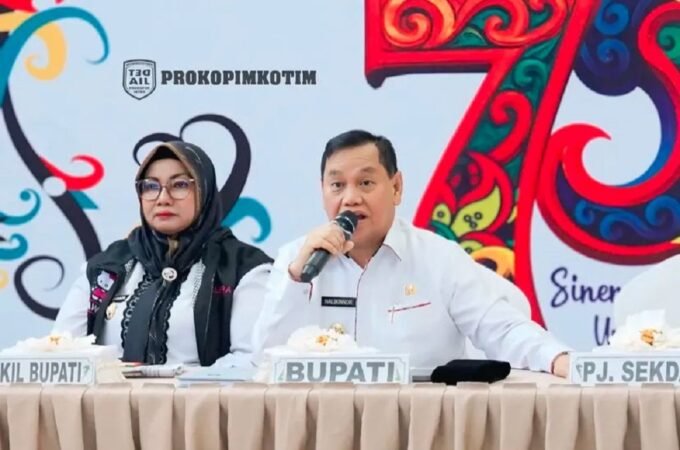 Bupati Kotim, H Halikinnor menghadiri rapat daring sosialisasi Kartu Huma Betang Sejahtera, Rabu (25/2).