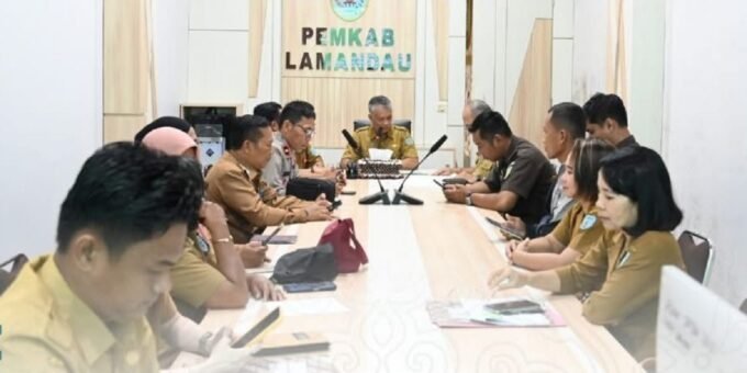 Lamandau Sekda Lamandau M Irwansyah, saat memimpin rapat koordinasi lintas sektor, di Ruang Rapat Kantor Bupati Lamandau, belum lama ini.