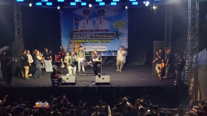 Bupati Lamandau Rizky Aditya Putra, saat menghadiri Bazar Lamandau, di Alun-alun Kota Nanga Bulik, belum lama ini.