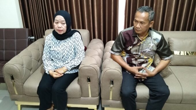 Ketua Umum KONI Kobar Hj Fatmawati didampingi Ketua Harian H Arif Asrofi
