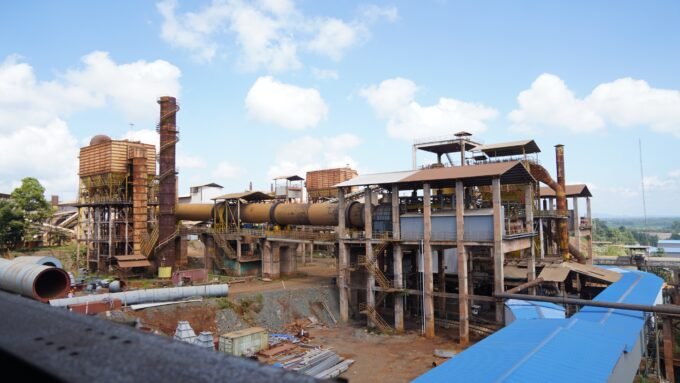 WhatsApp Image 2026-02-25 at 12.31.15 Salah satu industri pengolahan biji besi di Pulau Sebuku yang merupakan pelanggan Industri PLN UID Kalselteng.