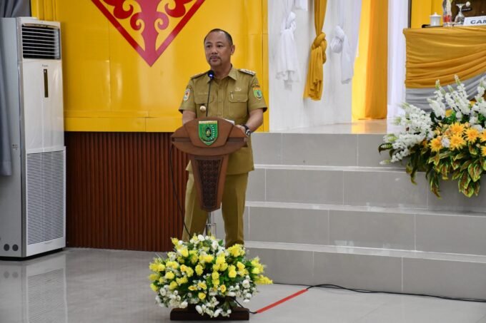 Bupati Barsel Eddy Raya Samsuri saat menghadiri Musrenbang di Kecamatan GBA, Senin (9/2).