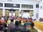 Ketua komisi II DPRD Kotim, Akhyannor, saat menyampaikan sambutan forum konsultasi public rancangan awal RKPD Kotim 2027 yang digelar di aula sei mentaya, kantor bapperida kotim, kamis (12/2).