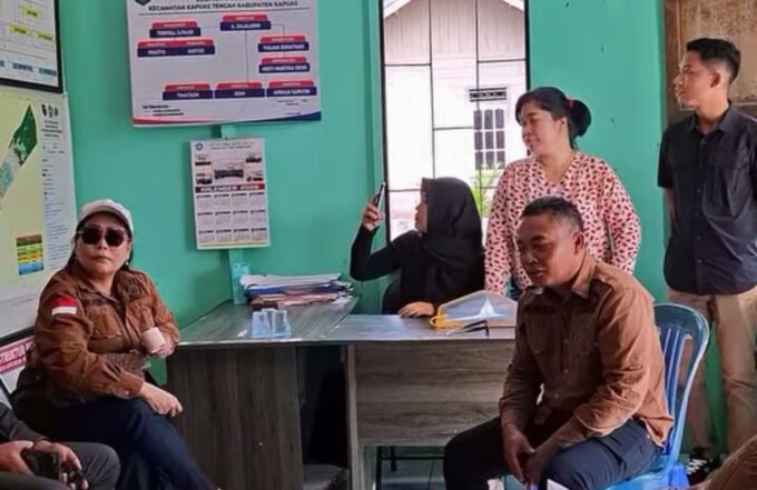 Komisi I DPRD Kapuas saat melakukan monitoring dalam daerah di Kecamatan Kapuas Tengah belum lama tadi.