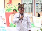 BERI SARAHAN: Gubernur Kalteng H. Agustiar Sabran saat melakukan kunjungan ke Kabupaten Katingan beberapa waktu lalu.