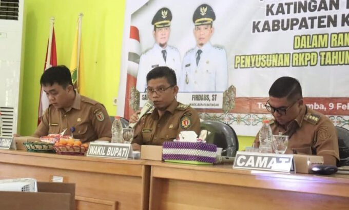 Wakil Bupati Katingan Firdaus, ketika memimpin pelaksanaan kegiatan Musrenbang di Kecamatan Katingan Tengah, Senin (9/2).