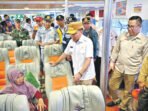 Gubernur H Agustiar Sabran didampingi Leonard S Ampung Meninjau transportasi umum